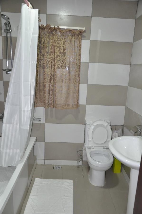 Grand Capital Hotel Акуре Екстериор снимка