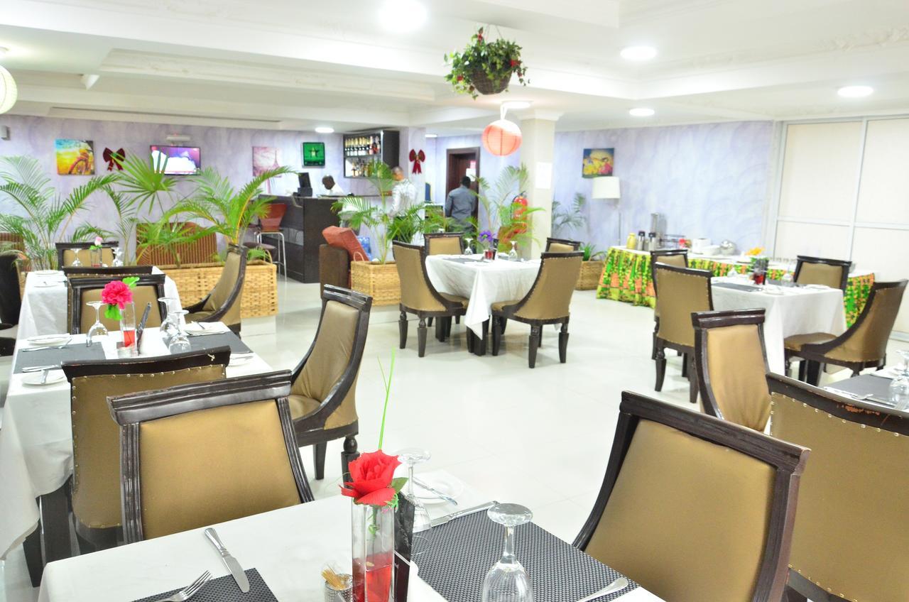 Grand Capital Hotel Акуре Екстериор снимка